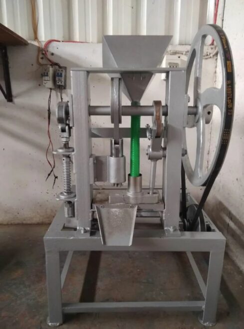 Mild Steel Camphor Tablet Making Machine, Production Capacity: 5 kg/hr, Capacity(Tablet/Hr): 2000 - Image 6